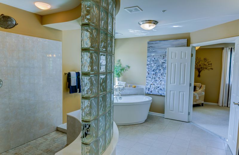 Best Bathroom Renovation Contractors in Aliquippa, PA